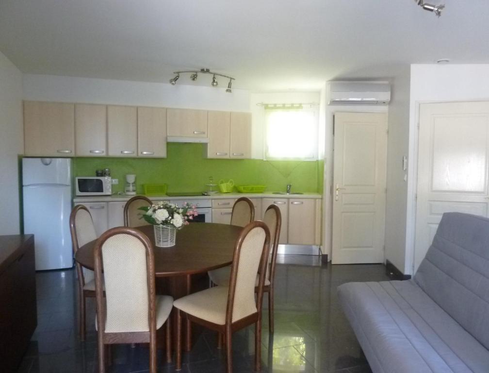 Appart'Hôtel Les Rochers Auriol Quarto foto